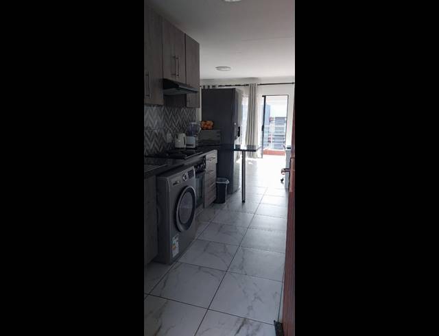 2 BEDROOM PROPERTY TO RENT IN POMONA